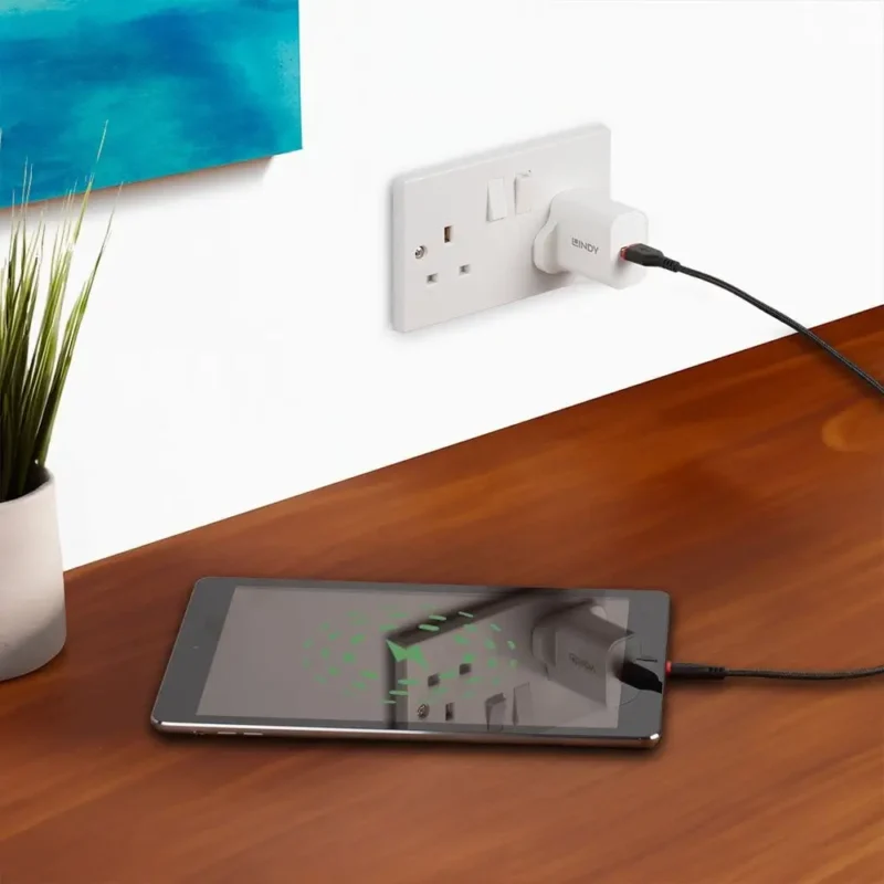 KD-WCF010, KINGDA, 220V TO USB Charge EU fast charge high quality, 18W,5V3A,9V-2A,12V-1.5A